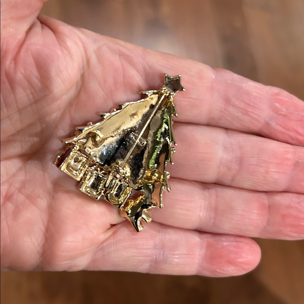 Vintage Monet Brooch - Picture 4 of 8